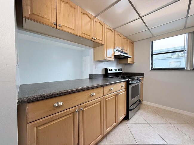 1720 N Congress Ave, Unit 404 in West Palm Beach, FL - Building Photo - Building Photo