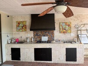 29325 SW 182nd Ave in Homestead, FL - Foto de edificio - Building Photo