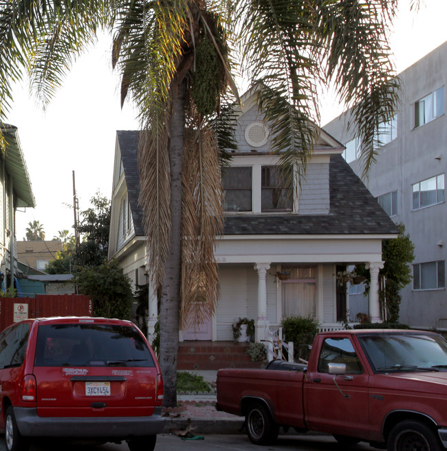 548A-F Cedar Ave in Long Beach, CA - Building Photo - Building Photo