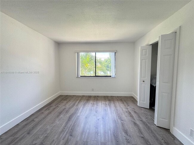 16215 Saddle Club Rd in Weston, FL - Building Photo - Building Photo
