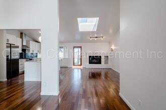9408 Bracken Oak Way in Bakersfield, CA - Building Photo - Building Photo