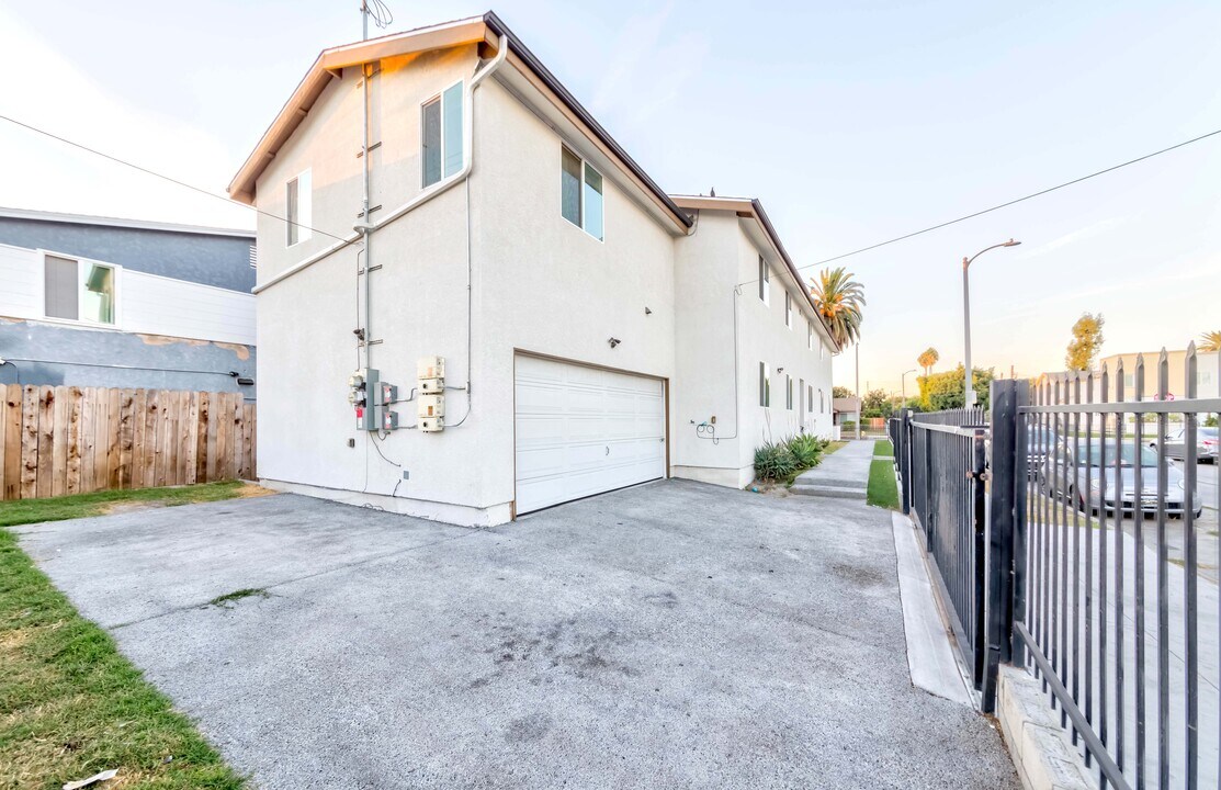 9407 Wall St in Los Angeles, CA - Foto de edificio