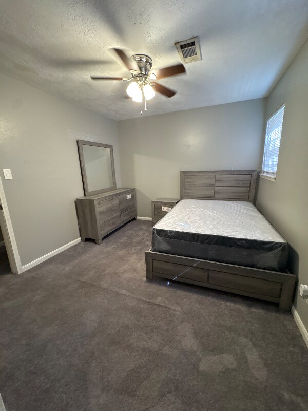 318 Elm St in Prairie View, TX - Building Photo - Building Photo