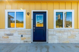 705 Fifth St in Comfort, TX - Building Photo