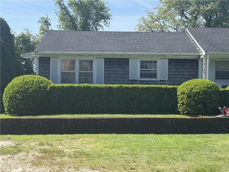 47 Ethel Dr in Portsmouth, RI - Building Photo