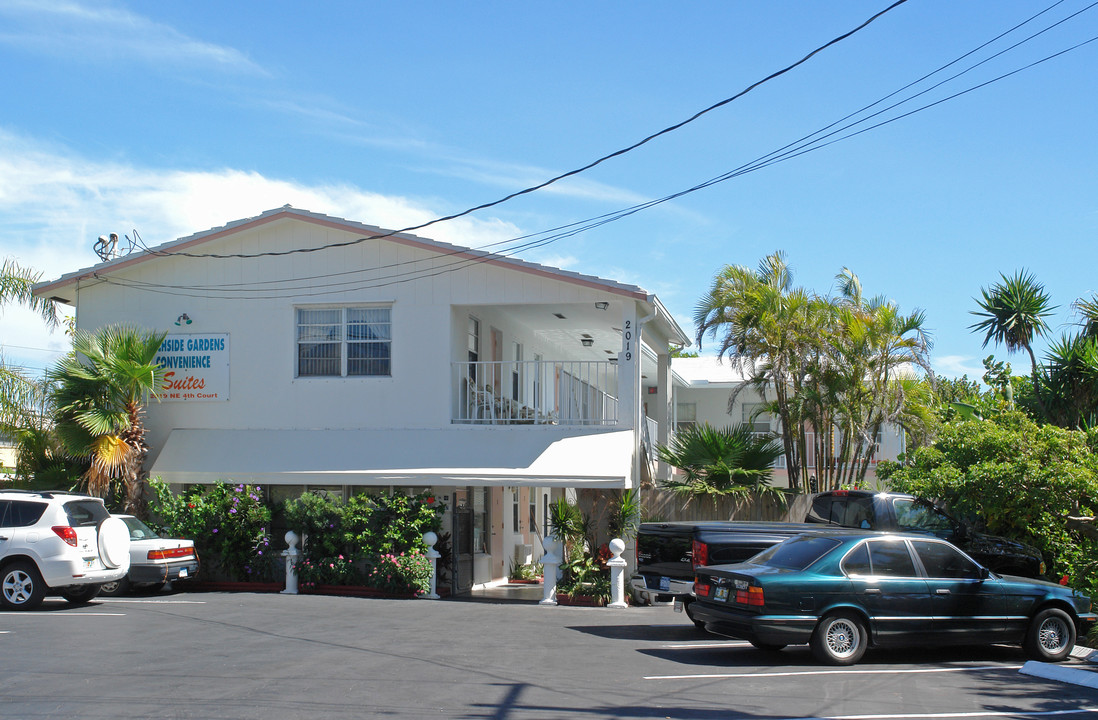 Beachside Gardens in Deerfield Beach, FL - Building Photo