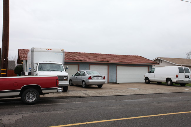 3430 Fosberg Rd in Turlock, CA - Building Photo - Building Photo