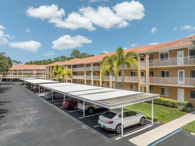 Bloomfield Ridge in Naples, FL - Foto de edificio - Building Photo