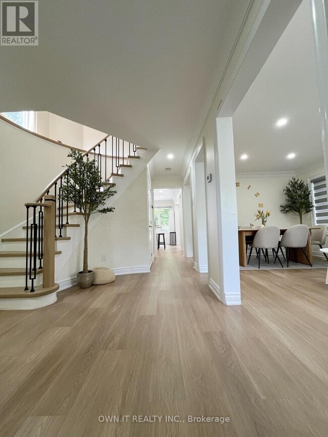 property at 18 Killarney Ct