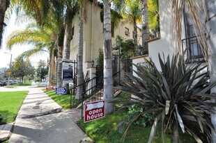 1417 S Crescent Heights Blvd in Los Angeles, CA - Building Photo