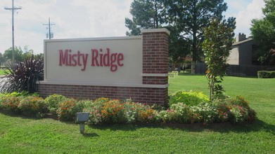 Misty Ridge in Longview, TX - Foto de edificio - Building Photo