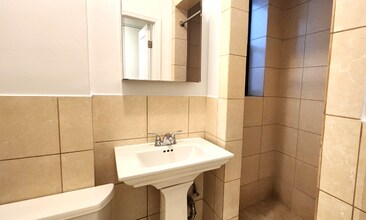 207 W 11th St in New York, NY - Building Photo - Building Photo