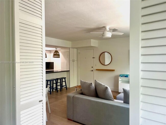 195 Sunrise Dr in Key Biscayne, FL - Building Photo - Building Photo