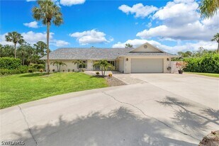 3631 1st Ave NW in Naples, FL - Building Photo