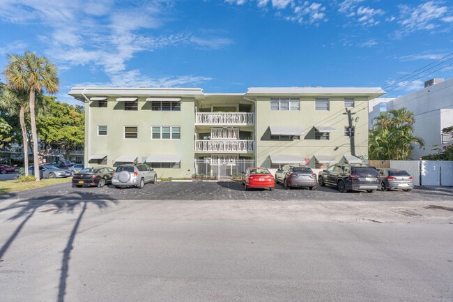 1900 NE 8th Ct in Fort Lauderdale, FL - Building Photo - Building Photo