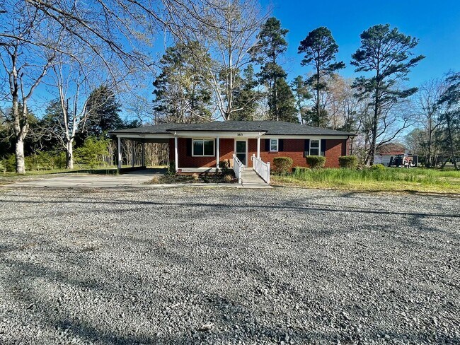3813 NC-73 in Iron Station, NC - Building Photo - Building Photo