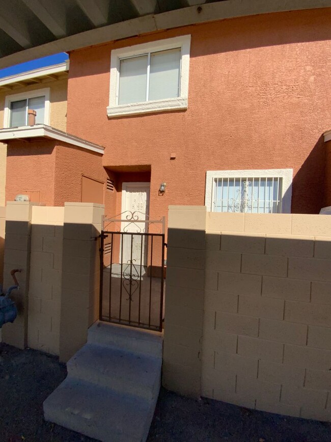 3846 Soda Springs Dr in Las Vegas, NV - Building Photo - Building Photo