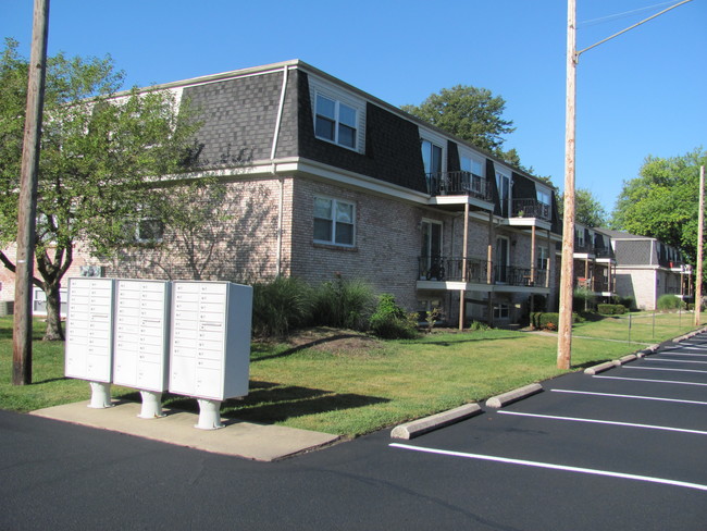 Kensard Manor in Mishawaka, IN - Foto de edificio - Building Photo