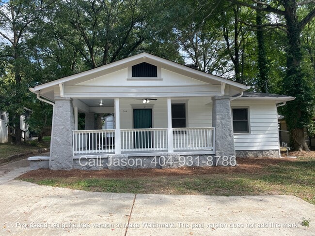 property at 916 Cascade Rd SW
