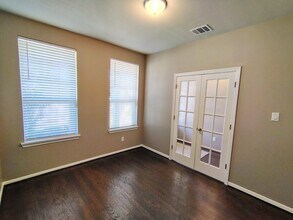 2307 Sweet Bay Dr in Dickinson, TX - Building Photo - Building Photo