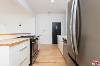 414 N Curson Ave in Los Angeles, CA - Building Photo - Building Photo