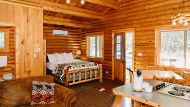 3765 MT Highway 40 W in Columbia Falls, MT - Foto de edificio - Building Photo