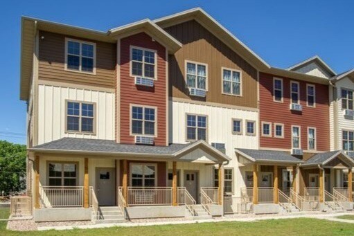 902 Menomonie St in Eau Claire, WI - Building Photo