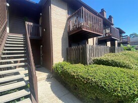 12905 Woodforest Blvd, Unit 607 in Houston, TX - Building Photo