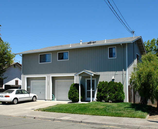 1268 Eggleston St in Napa, CA - Building Photo - Building Photo