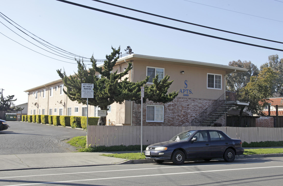 S in Hayward, CA - Foto de edificio