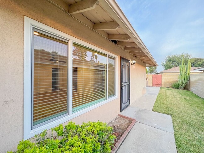 2703 N Dell St, Unit 2703 in Orange, CA - Building Photo - Building Photo