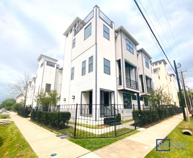 property at 2202 Arabelle St