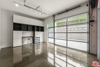 11500 Tennessee Ave in Los Angeles, CA - Building Photo - Building Photo