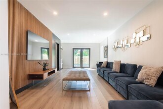 2360 SW 12th St in Miami, FL - Building Photo - Building Photo