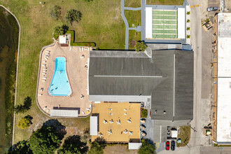 Town Apartments North in St. Petersburg, FL - Building Photo - Building Photo