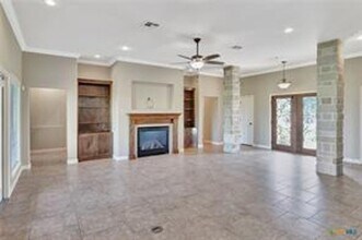 135 Wellspring Blvd in Victoria, TX - Foto de edificio - Building Photo