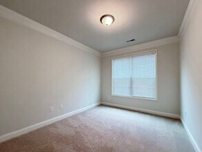 7336 Birchshire Dr in Raleigh, NC - Foto de edificio - Building Photo