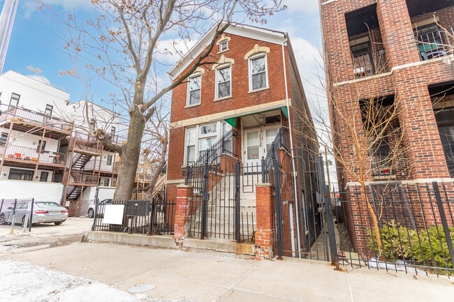 property at 1115 W 17th St