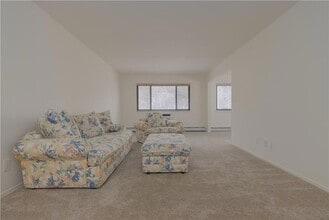 8 E Lawrence Park Dr, Unit 7 in Piermont, NY - Building Photo - Building Photo