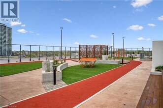 25 Wellington St S in Kitchener, ON - Building Photo - Building Photo