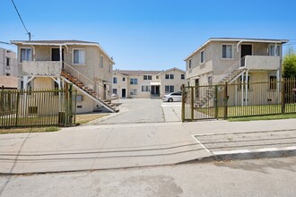 1223 N Avenue 56 in Los Angeles, CA - Building Photo - Building Photo