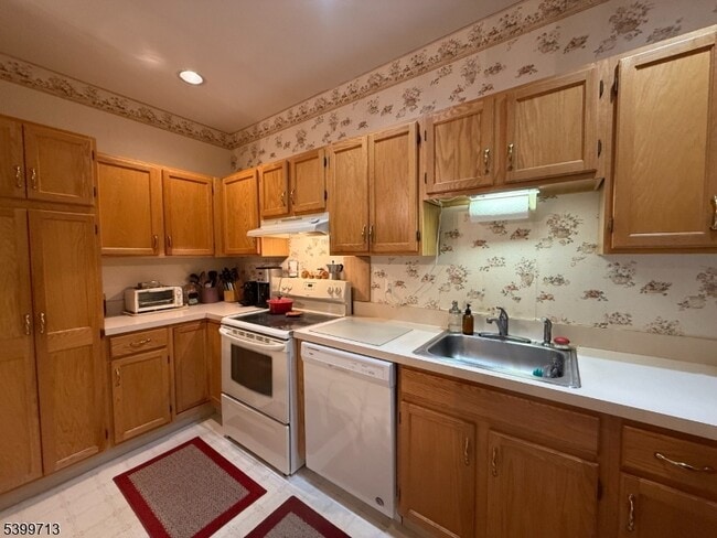 property at 5222 Richmond Rd