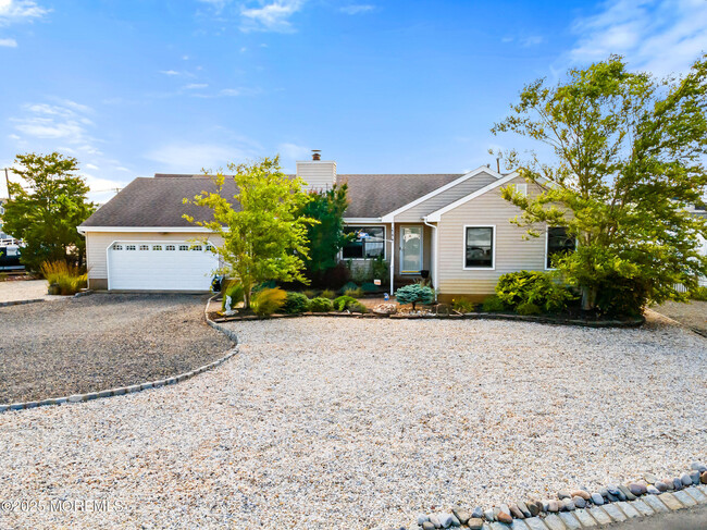 466 E Bay Ave in Barnegat Township, NJ - Building Photo - Building Photo