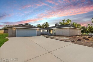 130 E Virginia in Moapa Valley, NV - Building Photo