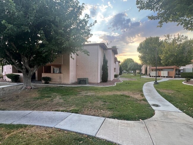 1515 E Reno Ave in Las Vegas, NV - Building Photo - Building Photo