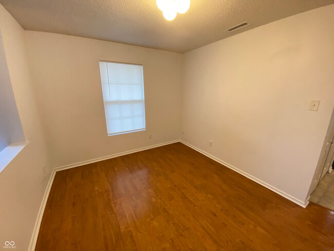 1305 Central Park Dr in Shelbyville, IN - Building Photo - Building Photo