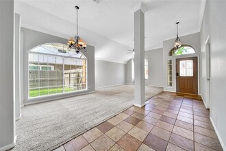 4911 Greenriver Valley Dr in Houston, TX - Building Photo - Building Photo