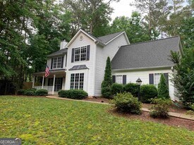 123 Rayner Dr in Newnan, GA - Building Photo