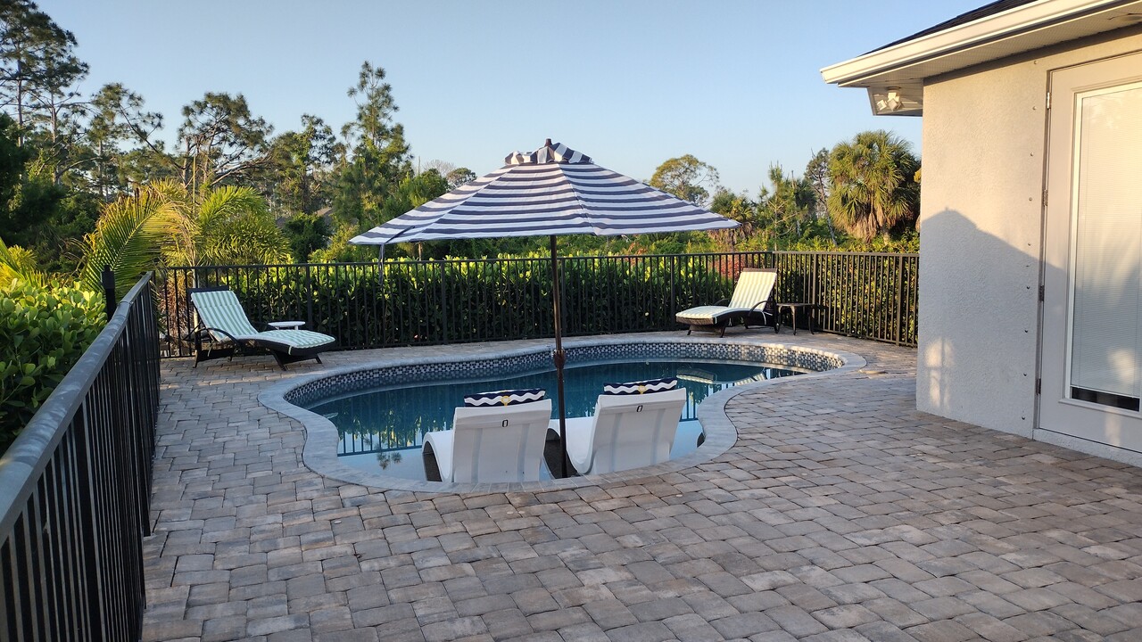 12305 Webb Ct in Port Charlotte, FL - Foto de edificio