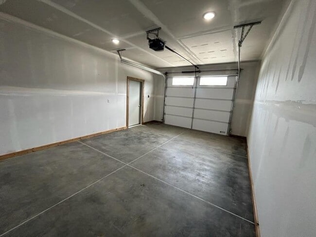 2215 Steamboat Ln in La Grande, OR - Building Photo - Building Photo